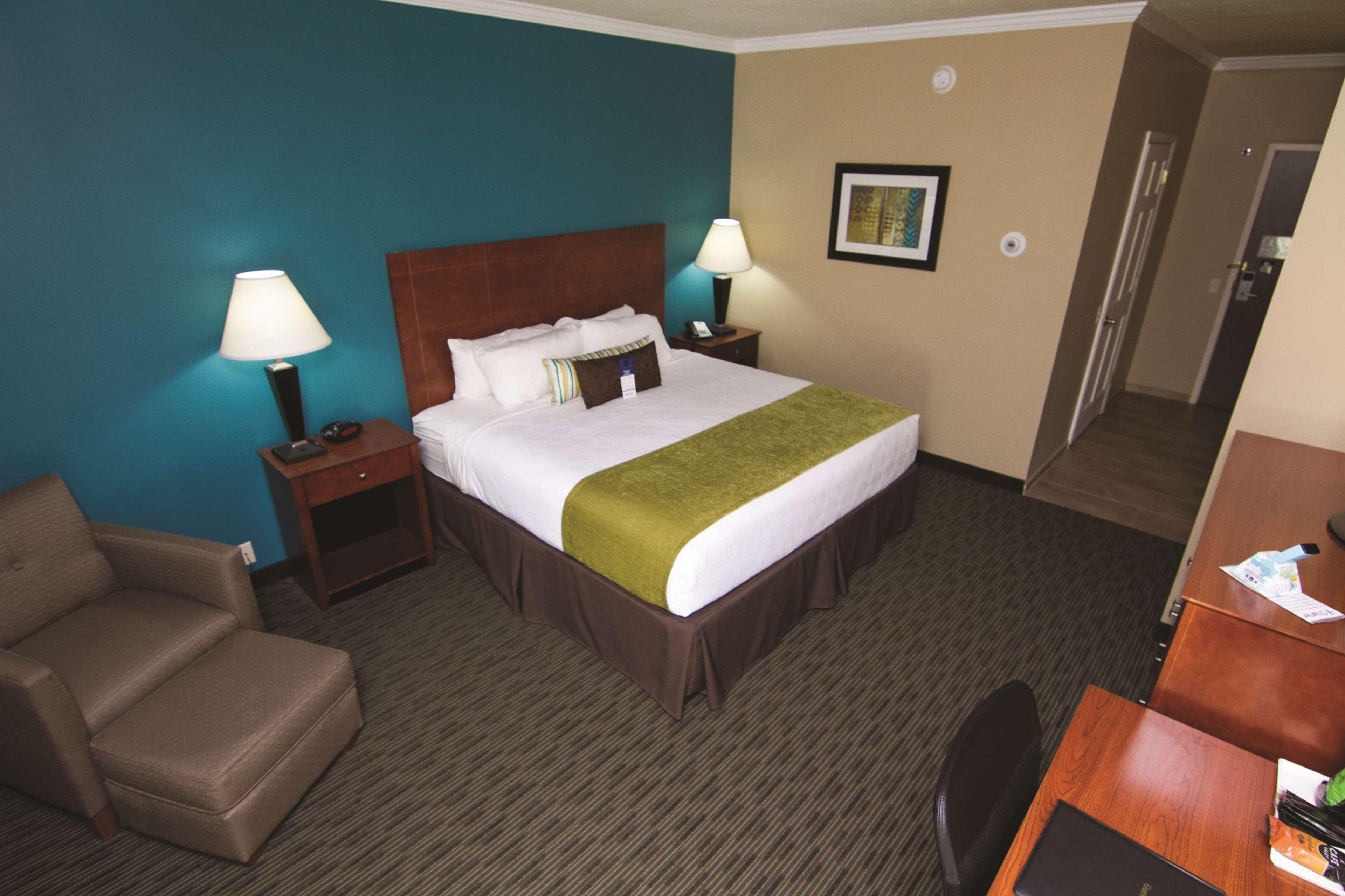 Best Western Plus Plattsburgh Esterno foto