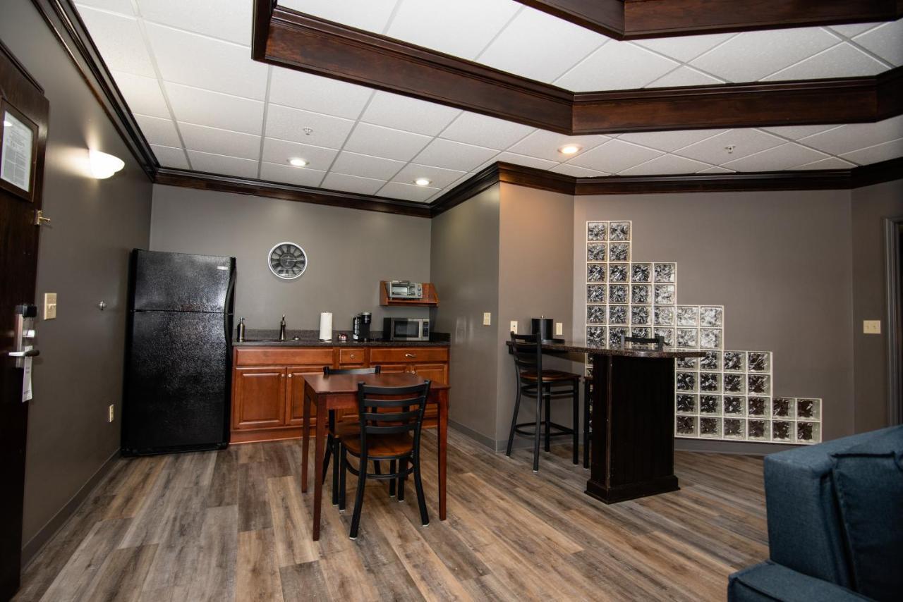 Best Western Plus Plattsburgh Esterno foto