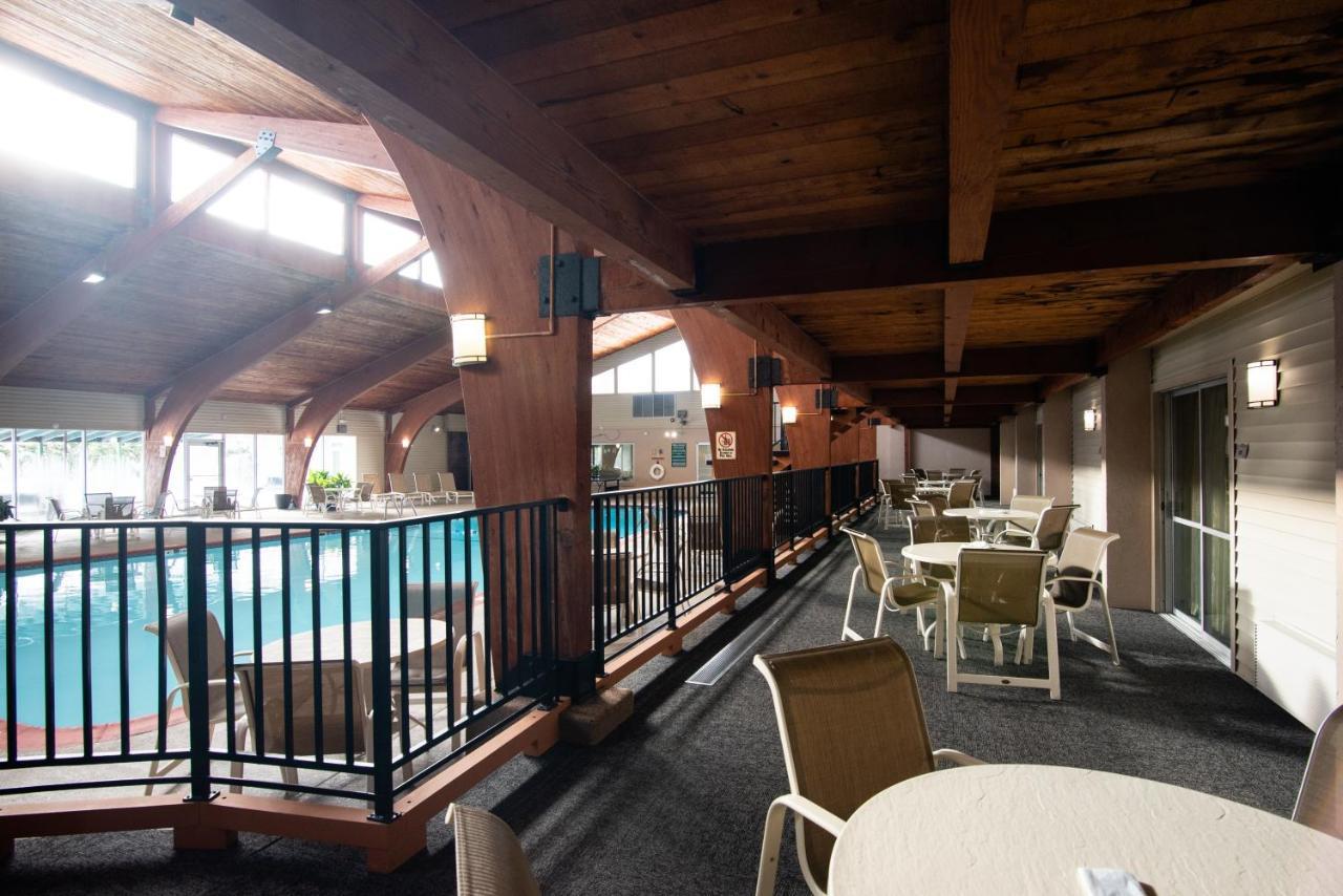 Best Western Plus Plattsburgh Esterno foto