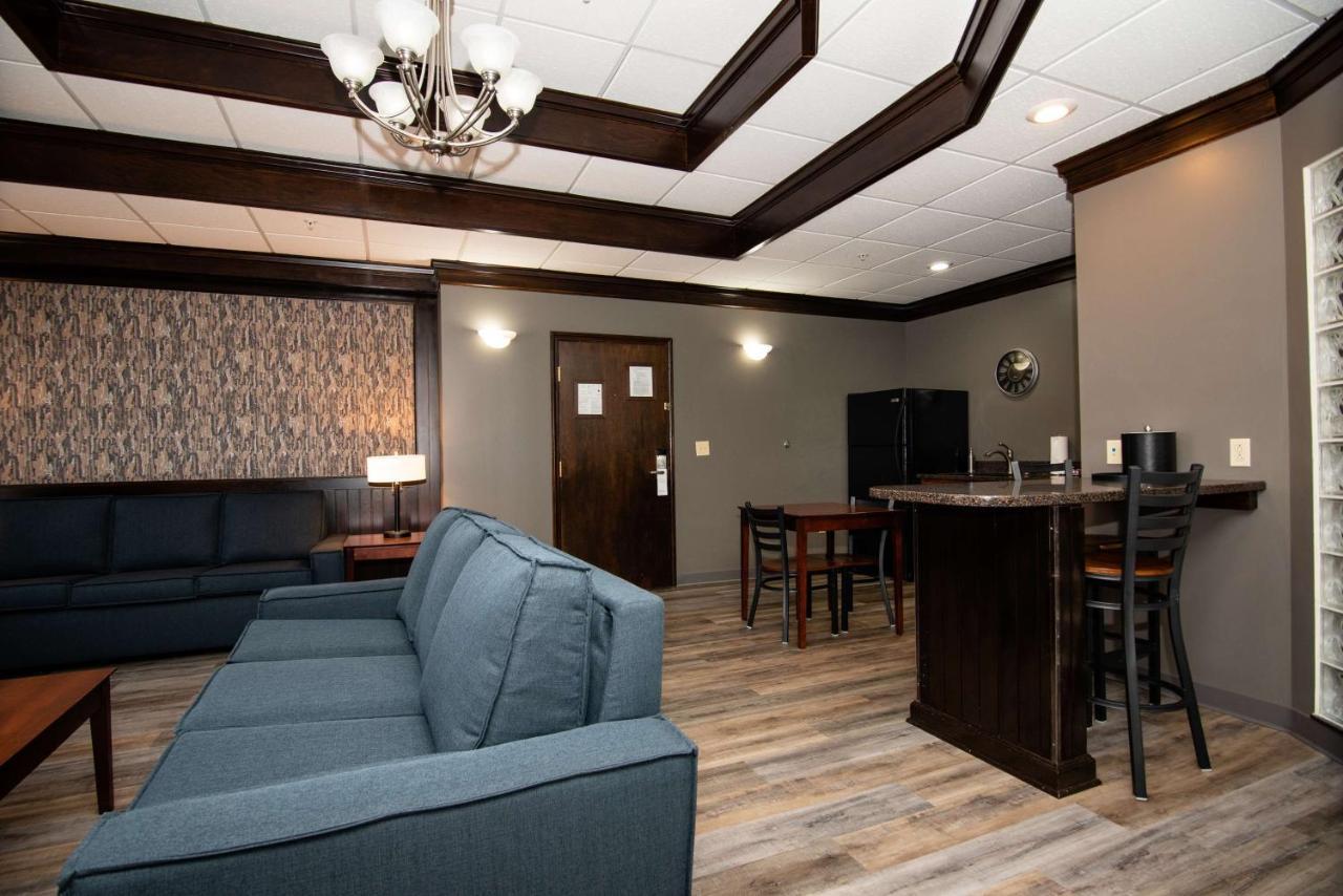 Best Western Plus Plattsburgh Esterno foto