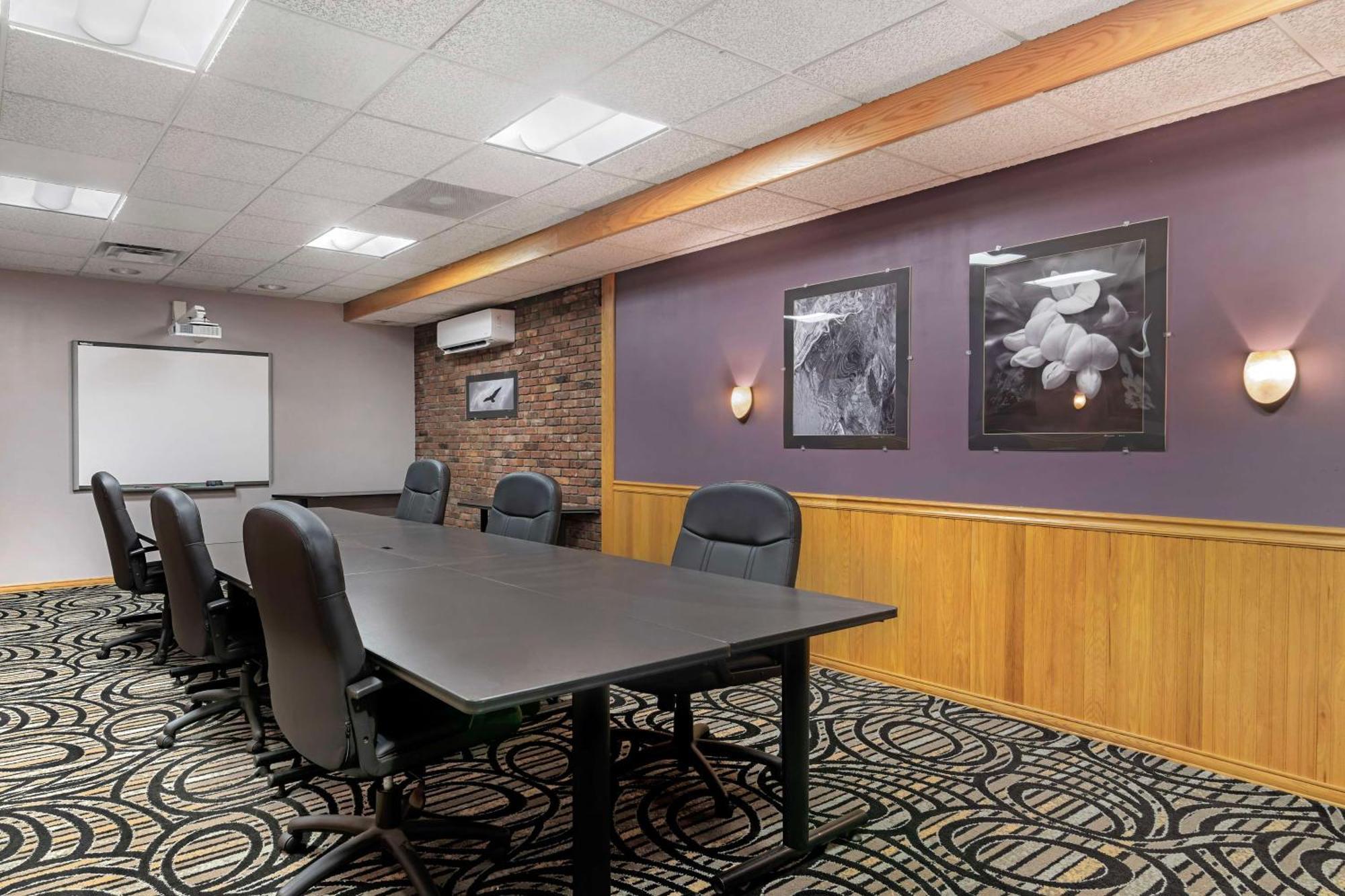 Best Western Plus Plattsburgh Esterno foto
