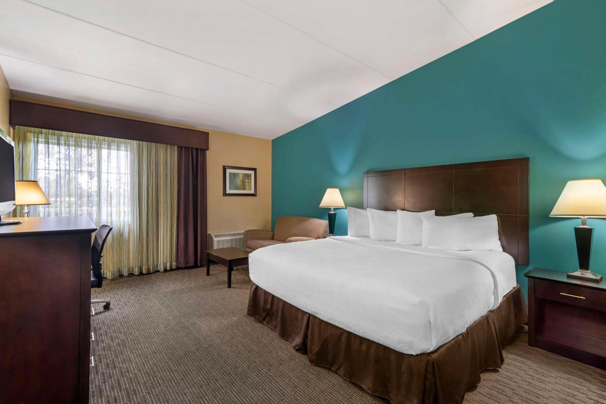 Best Western Plus Plattsburgh Esterno foto