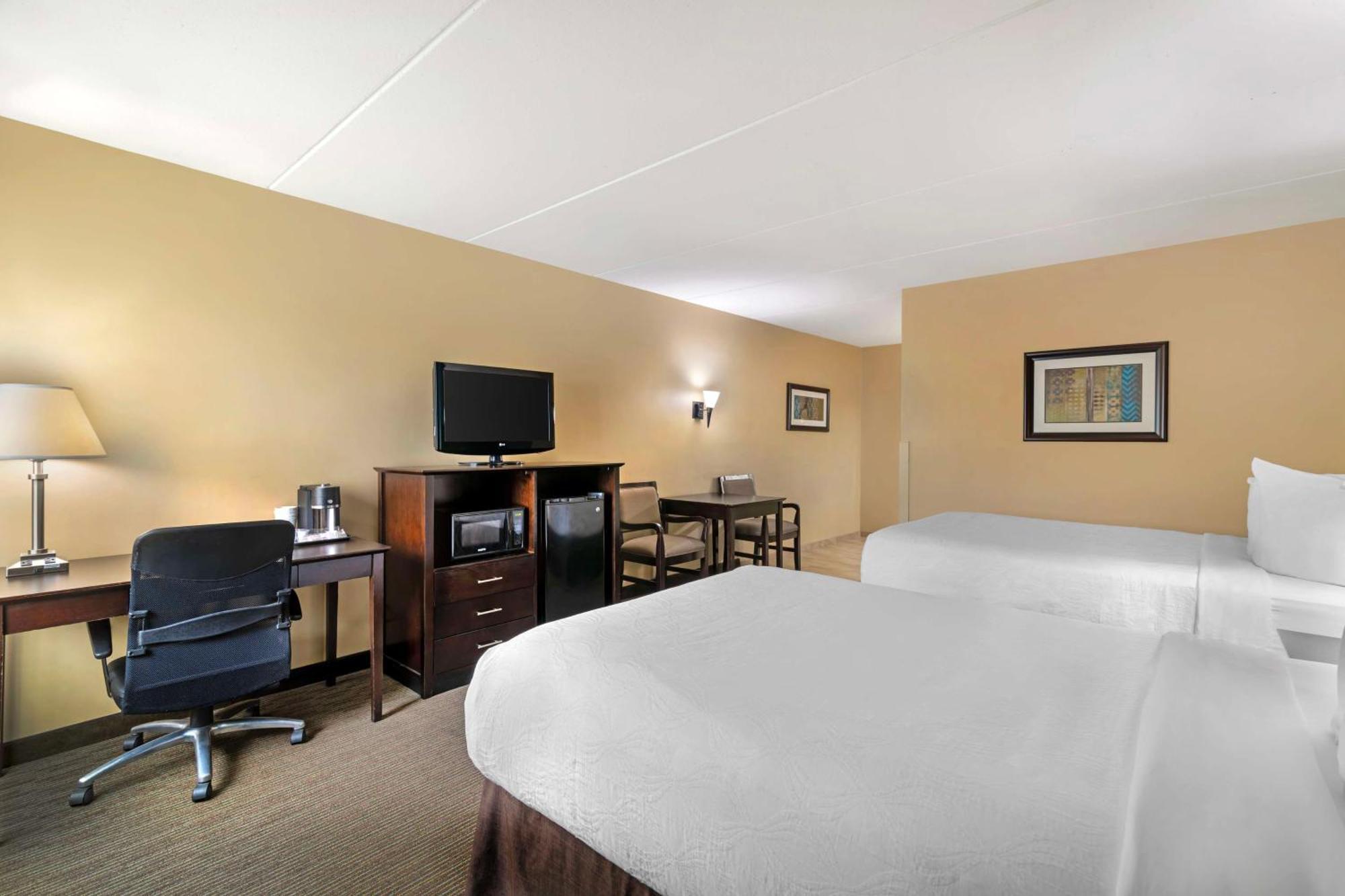 Best Western Plus Plattsburgh Esterno foto
