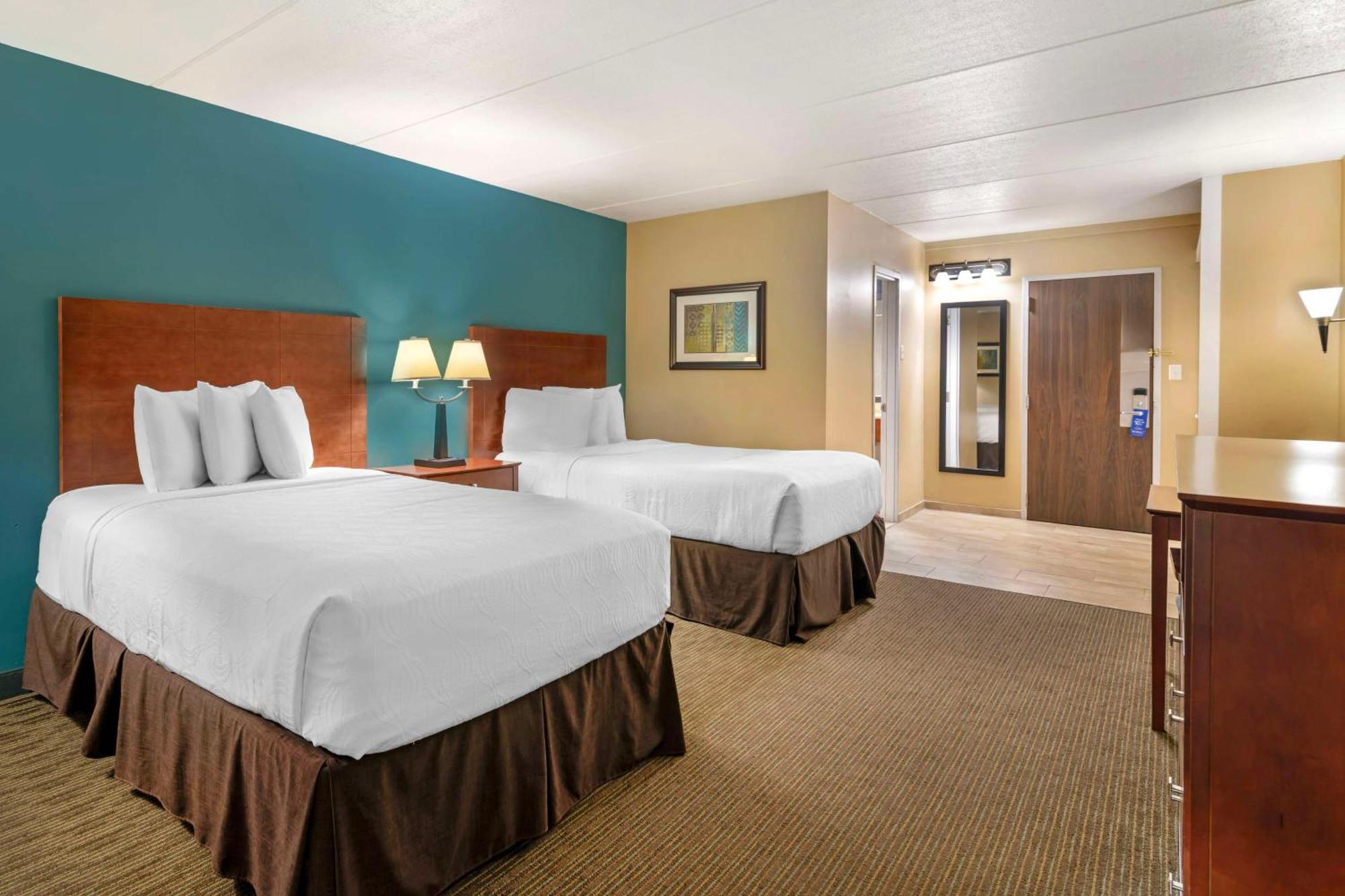 Best Western Plus Plattsburgh Esterno foto