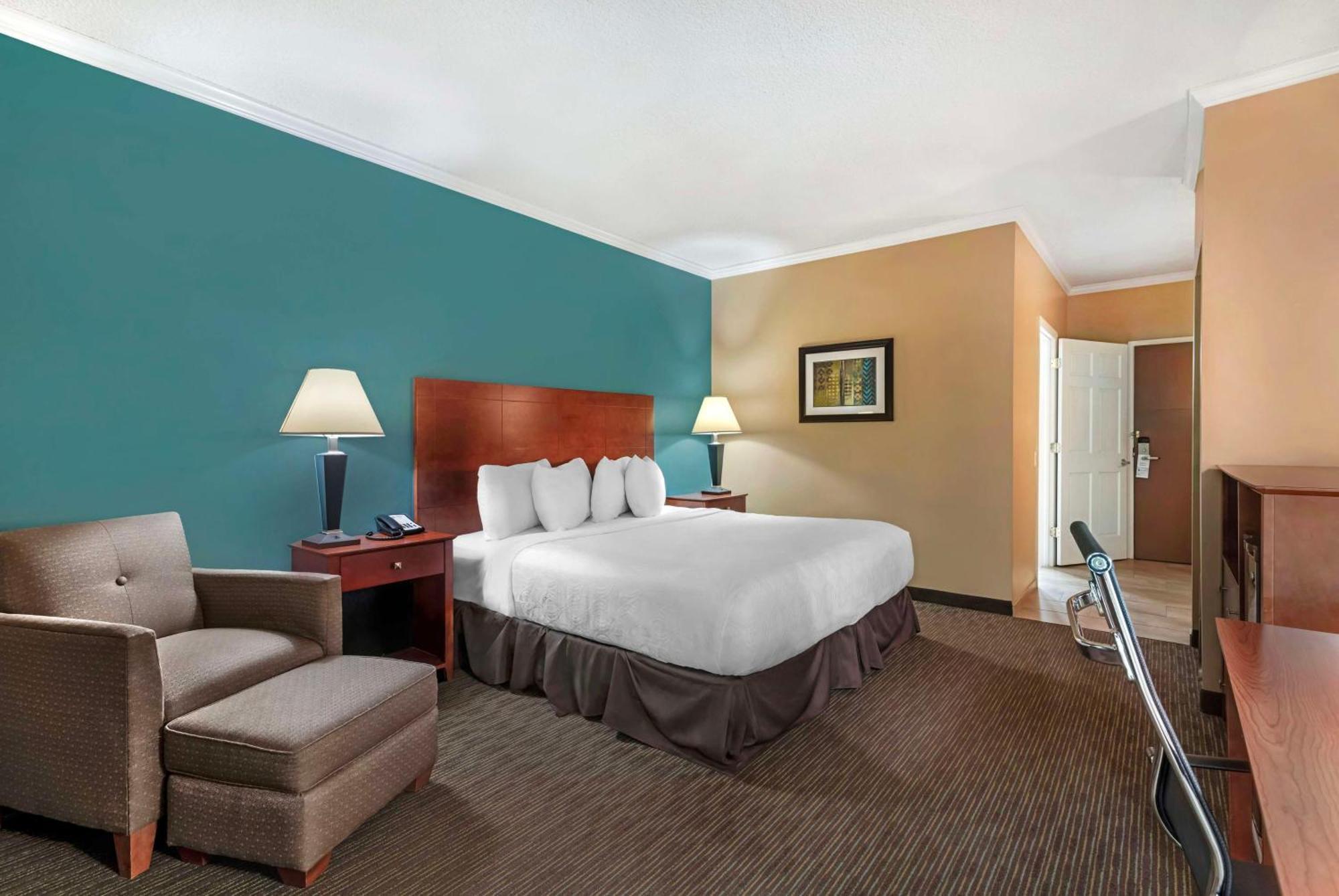 Best Western Plus Plattsburgh Esterno foto