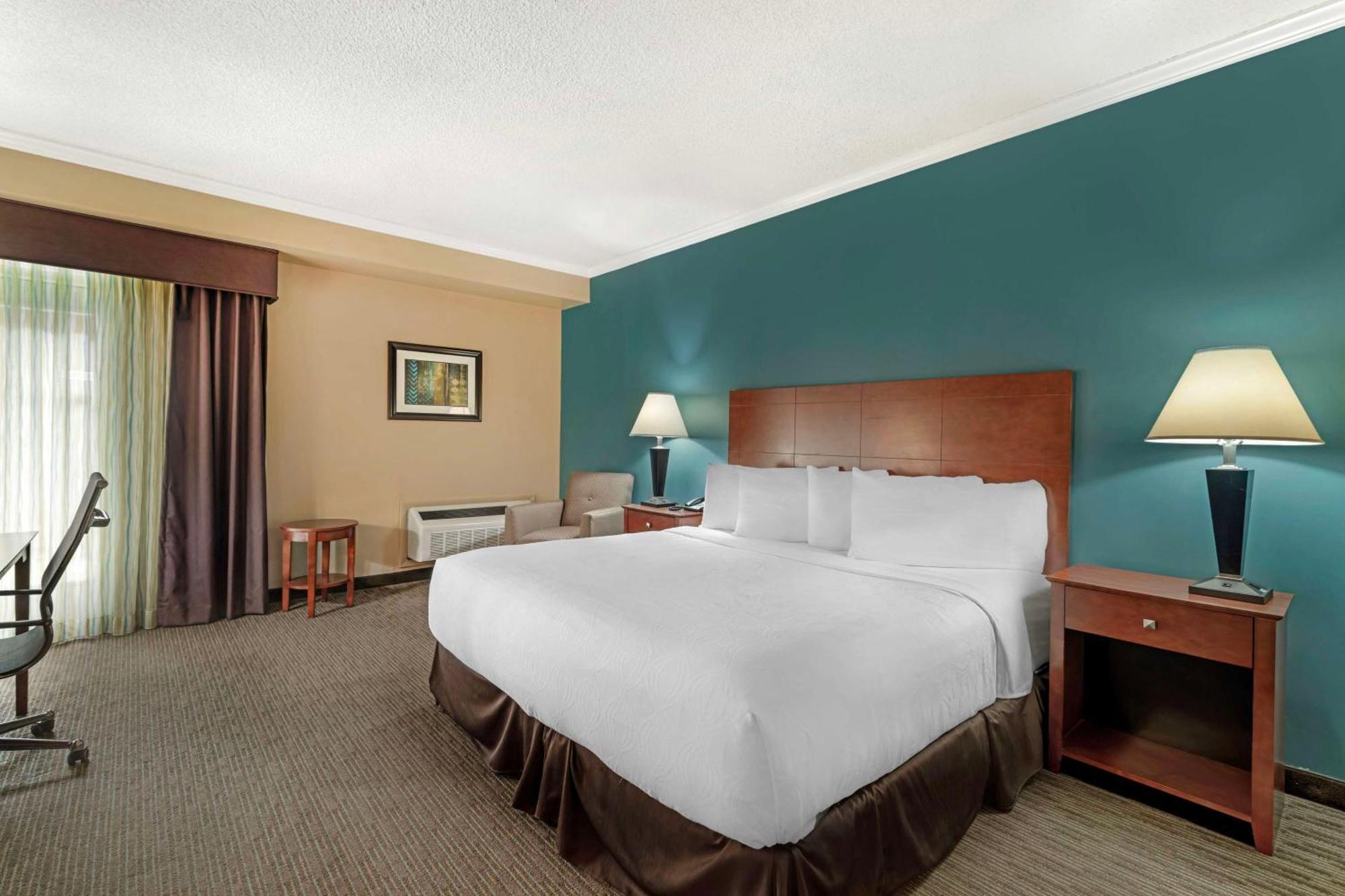 Best Western Plus Plattsburgh Esterno foto