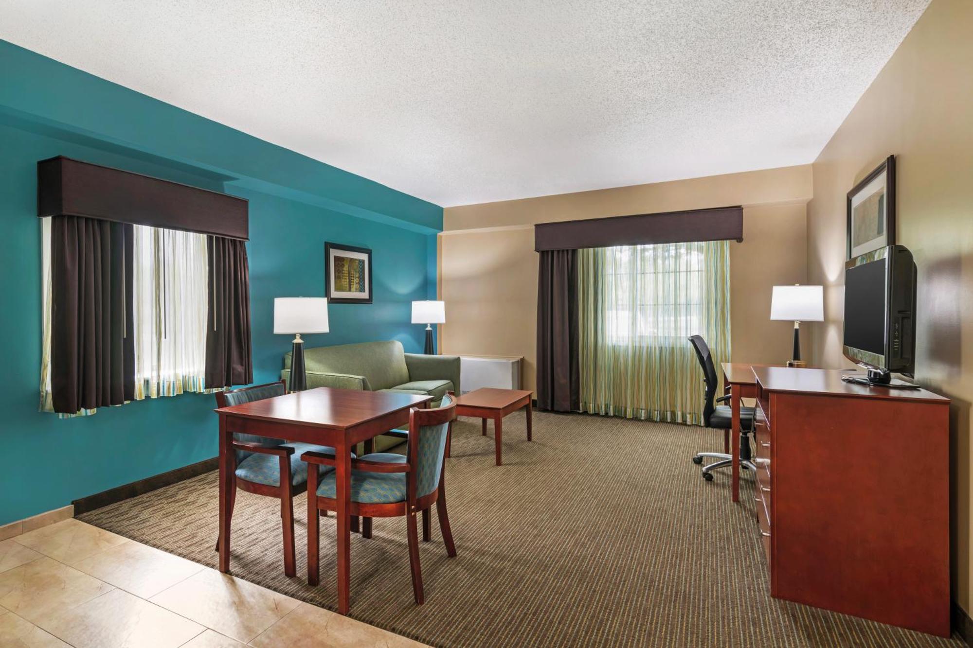 Best Western Plus Plattsburgh Esterno foto