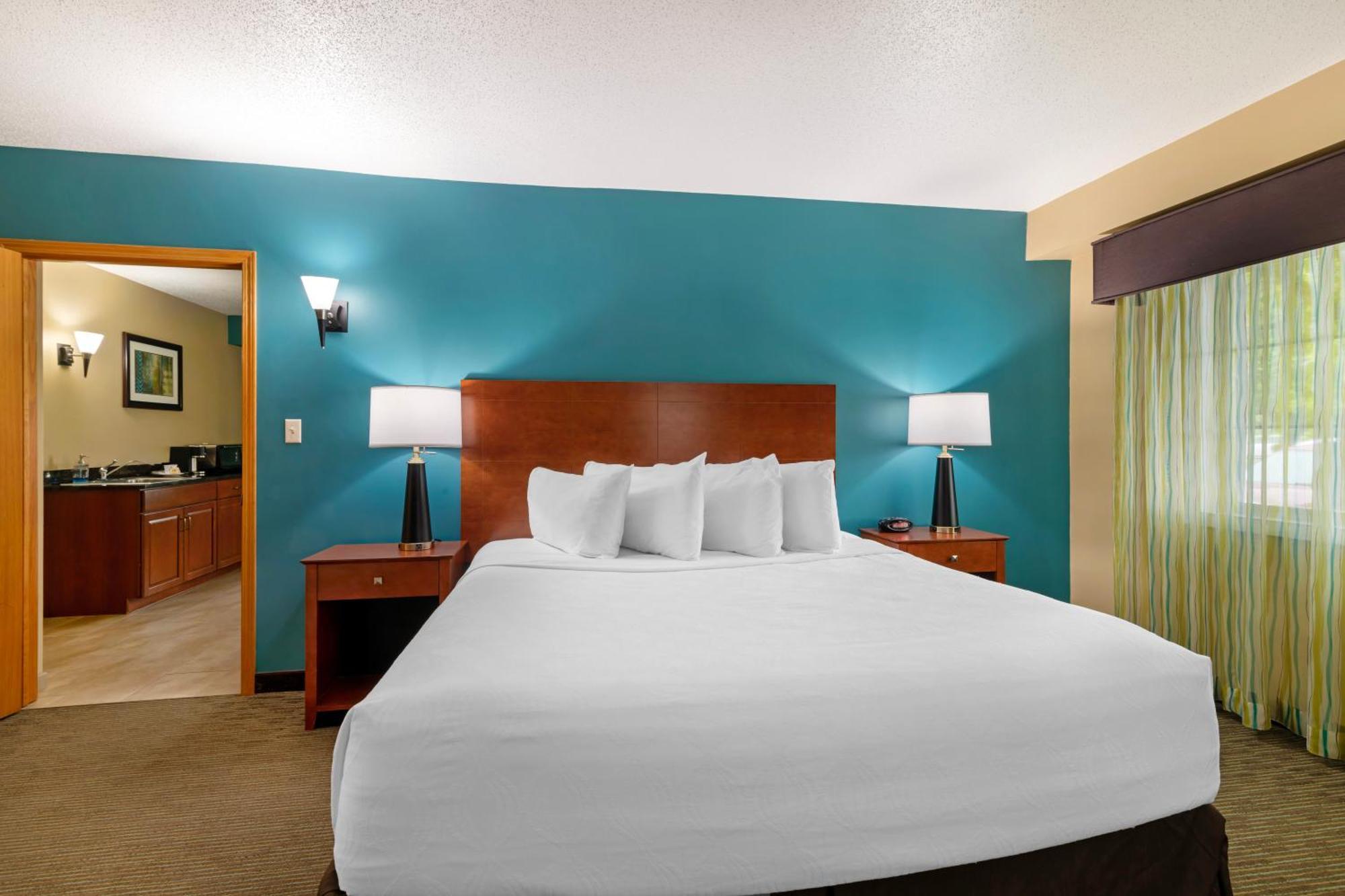 Best Western Plus Plattsburgh Esterno foto